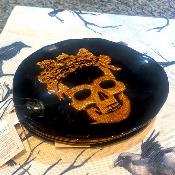 Akcam Set of 4 Rose Gold Skull salad plates. Halloween table decor! New! - Picture 6 of 6